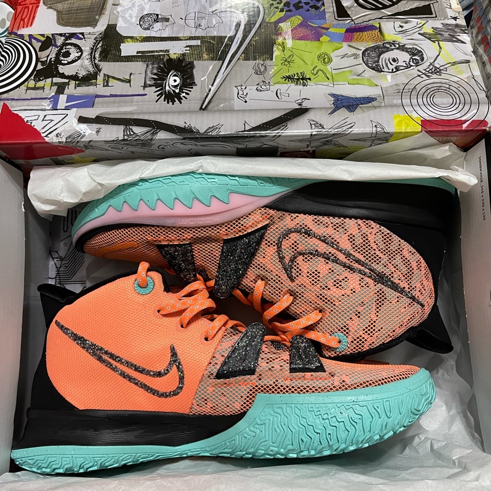 Kyrie 7